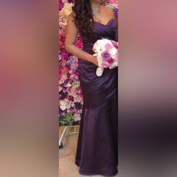 Evening Gown - Picture 2 of 3
